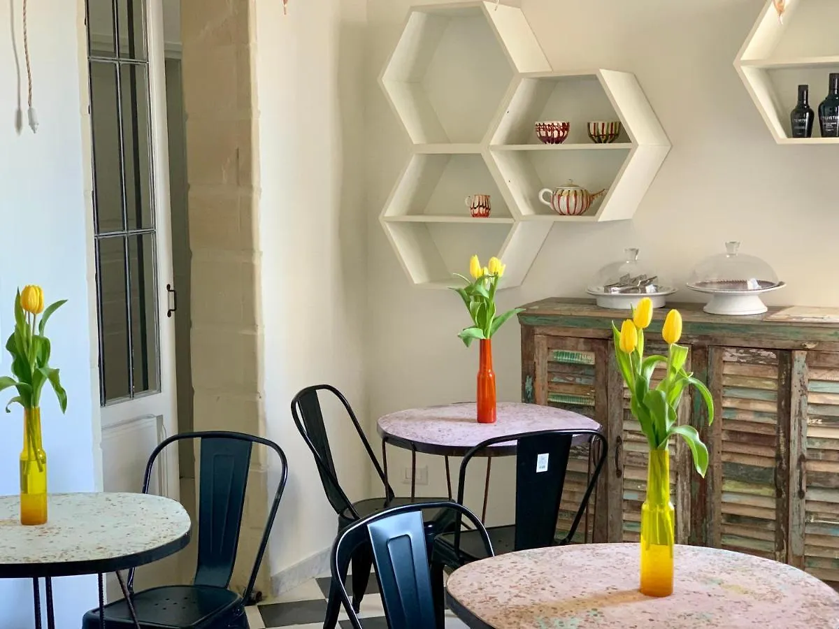 Habitare Lecce & Salento Bed & Breakfast